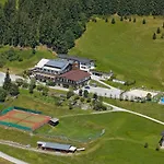 Jugend- Und Venedigerhof 3*
