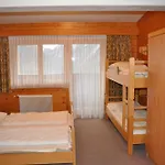 Jugend- Und Venedigerhof Hotel