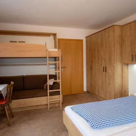 Jugend- Und Venedigerhof فندق