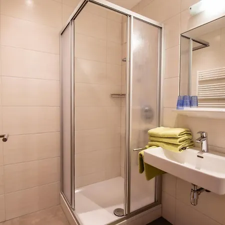 Jugend- Und Venedigerhof