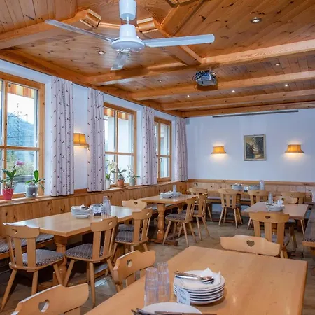 Jugend- Und Venedigerhof Hotel Neukirchen am Großvenediger