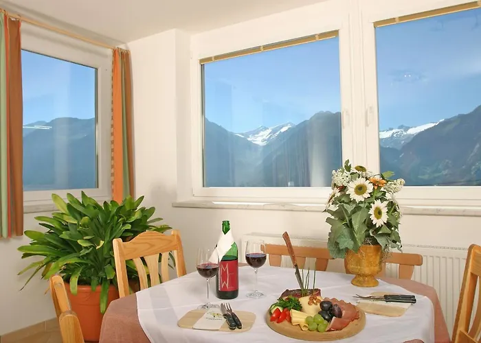 吉恩德法米乐恩维迪吉尔豪弗酒店 Neukirchen am Großvenediger